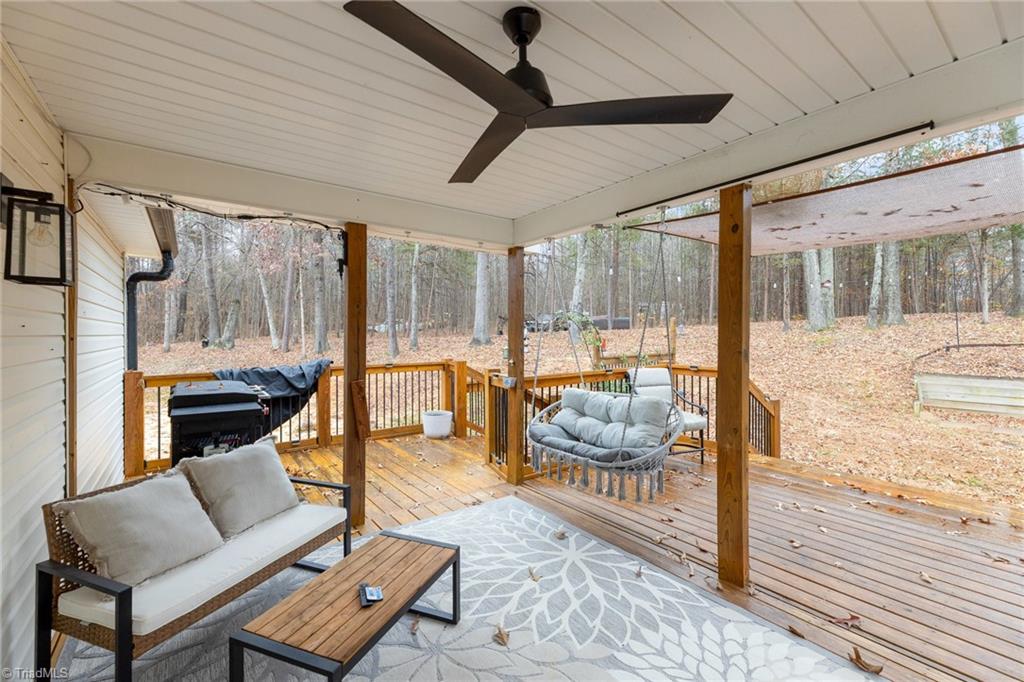 157 Midvalley Court Lexington, NC 27295 - Photo 27 of 34 Covered Back Deck