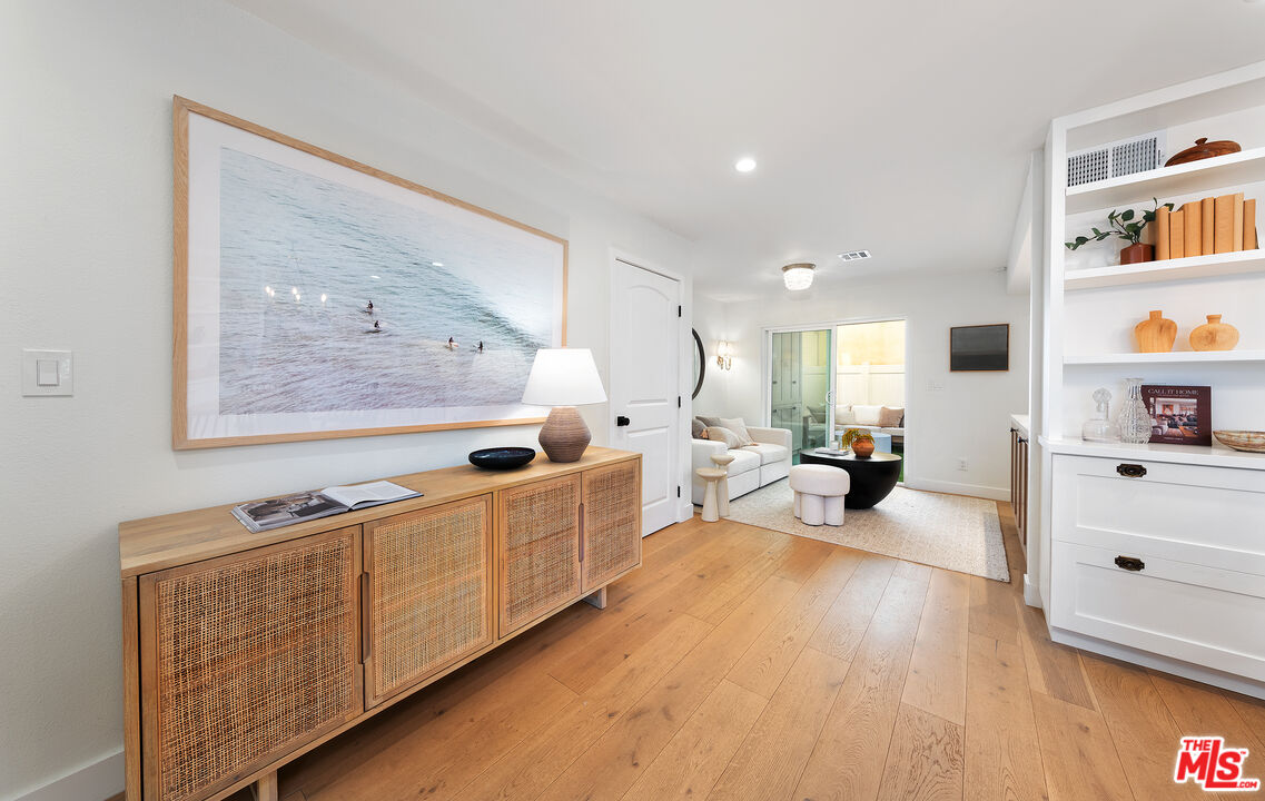 1239 9th Street, Unit 4 Santa Monica, CA 90401 - Photo 11 of 55