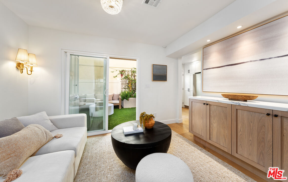 1239 9th Street, Unit 4 Santa Monica, CA 90401 - Photo 13 of 55