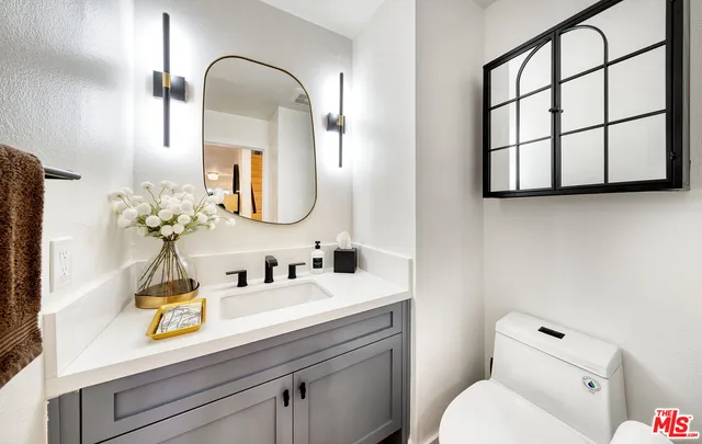 $1,650,000 | 1239 9th Street, Unit 4, Santa Monica, CA 90401