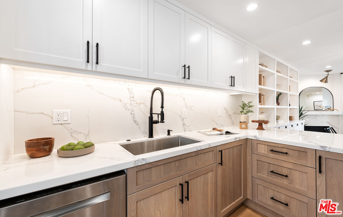 1239 9th Street, Unit 4 Santa Monica, CA 90401 - Photo 20 of 55