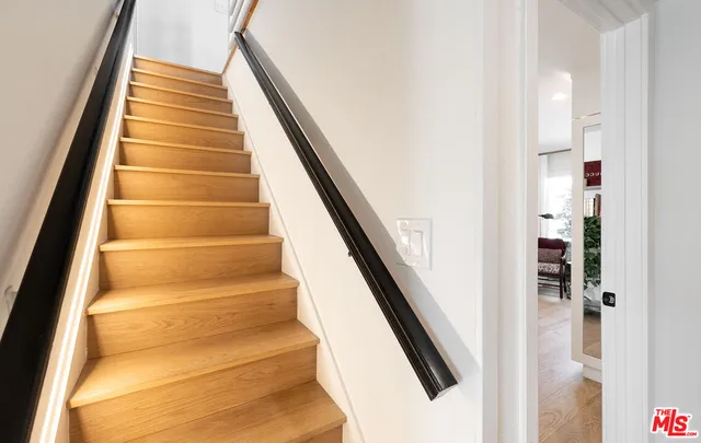 $1,650,000 | 1239 9th Street, Unit 4, Santa Monica, CA 90401