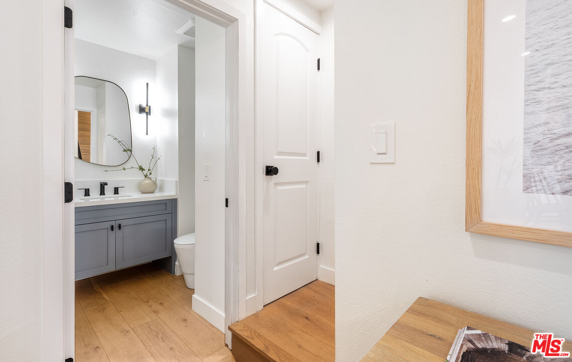 1239 9th Street, Unit 4 Santa Monica, CA 90401 - Photo 26 of 55