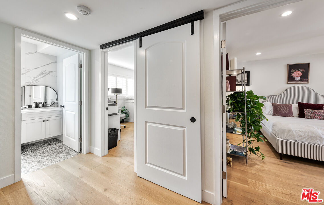 1239 9th Street, Unit 4 Santa Monica, CA 90401 - Photo 29 of 55