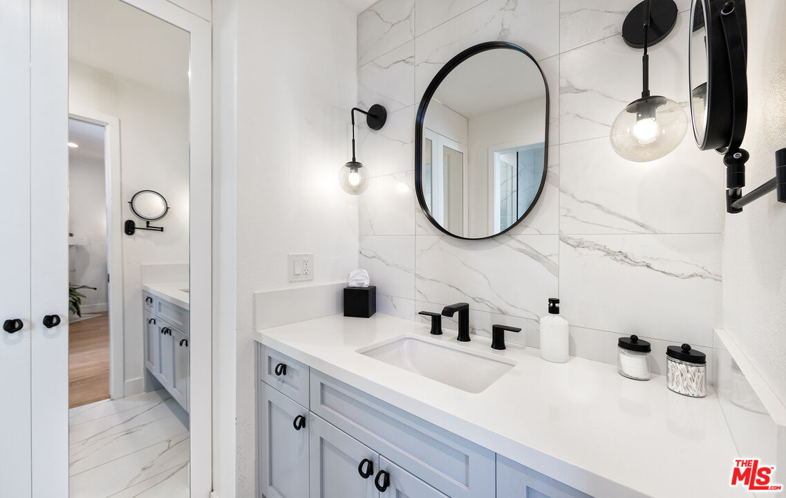 1239 9th Street, Unit 4 Santa Monica, CA 90401 - Photo 30 of 55