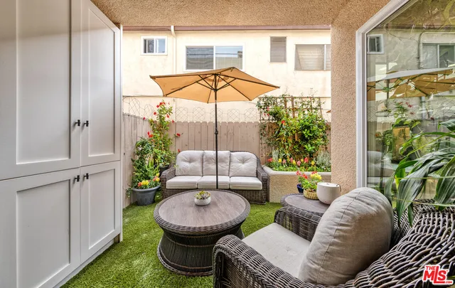 $1,650,000 | 1239 9th Street, Unit 4, Santa Monica, CA 90401