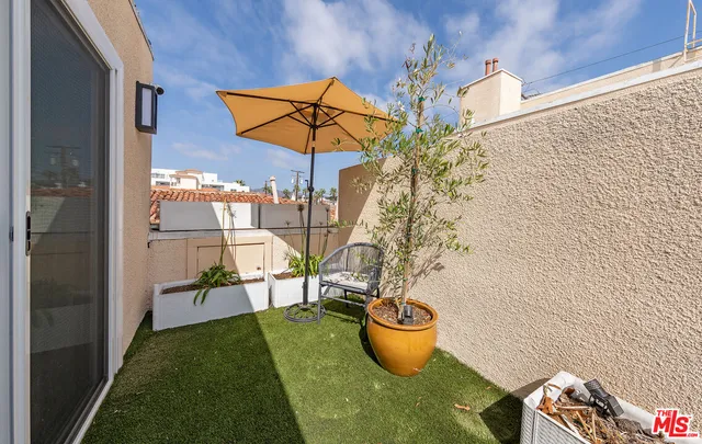 $1,650,000 | 1239 9th Street, Unit 4, Santa Monica, CA 90401