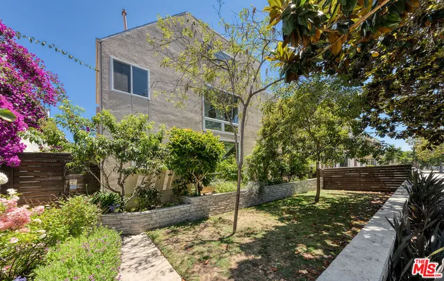 $1,650,000 | 1239 9th Street, Unit 4, Santa Monica, CA 90401