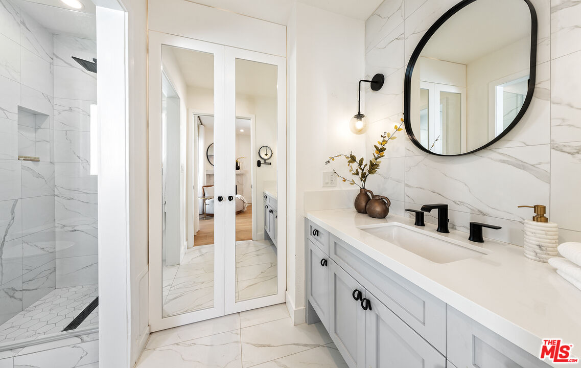 1239 9th Street, Unit 4 Santa Monica, CA 90401 - Photo 39 of 55