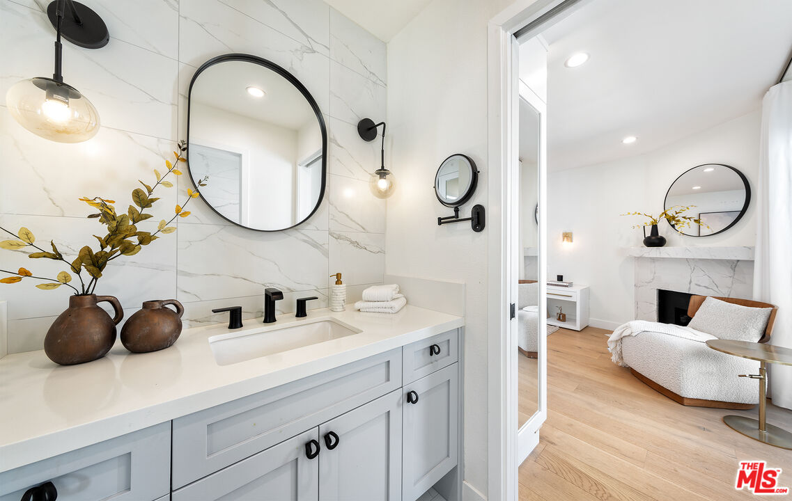 1239 9th Street, Unit 4 Santa Monica, CA 90401 - Photo 44 of 55