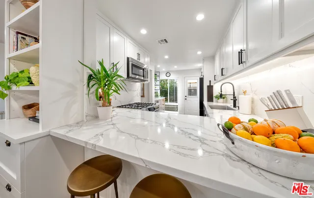 $1,650,000 | 1239 9th Street, Unit 4, Santa Monica, CA 90401