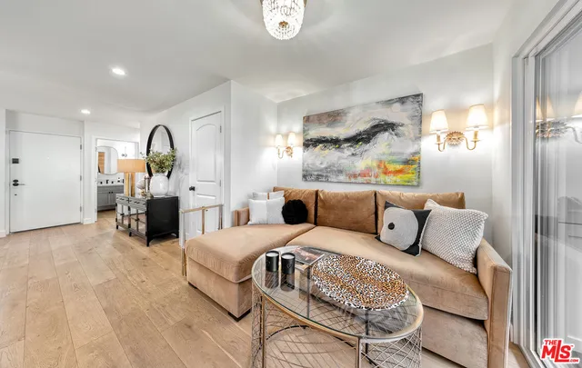 $1,650,000 | 1239 9th Street, Unit 4, Santa Monica, CA 90401