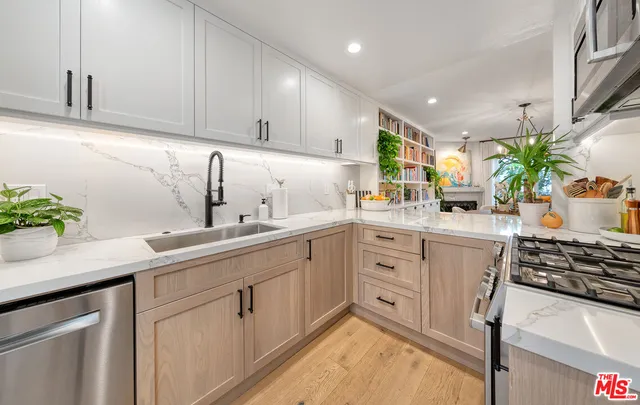 $1,650,000 | 1239 9th Street, Unit 4, Santa Monica, CA 90401