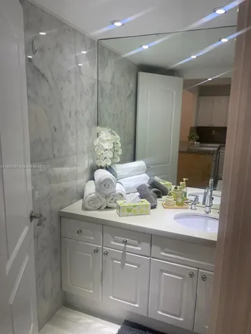 $695,000 | 2301 Collins Avenue, Unit 632, Miami Beach, FL 33139