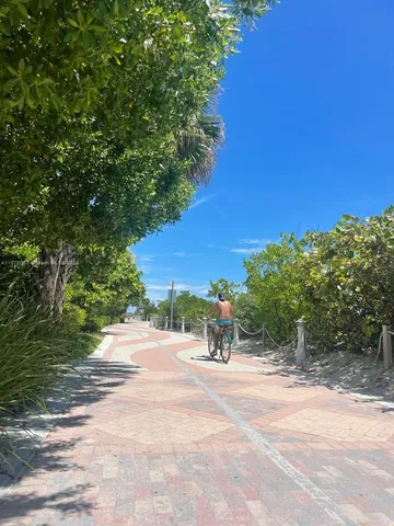 $695,000 | 2301 Collins Avenue, Unit 632, Miami Beach, FL 33139