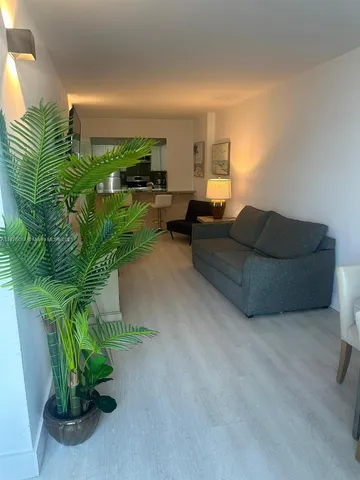 $695,000 | 2301 Collins Avenue, Unit 632, Miami Beach, FL 33139