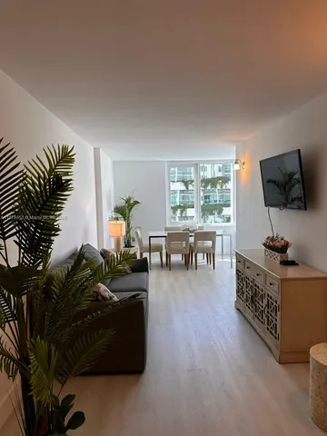 $695,000 | 2301 Collins Avenue, Unit 632, Miami Beach, FL 33139