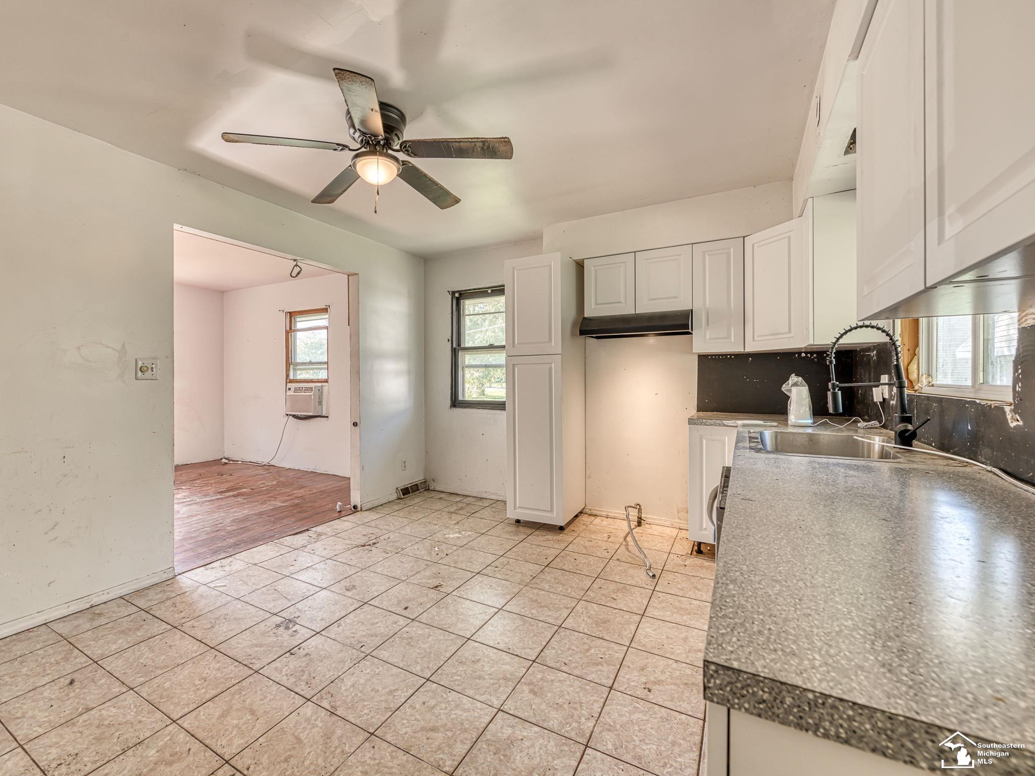 13781 Laplaisance Road Monroe, MI 48161 - Photo 9 of 26 Gallery Image 9