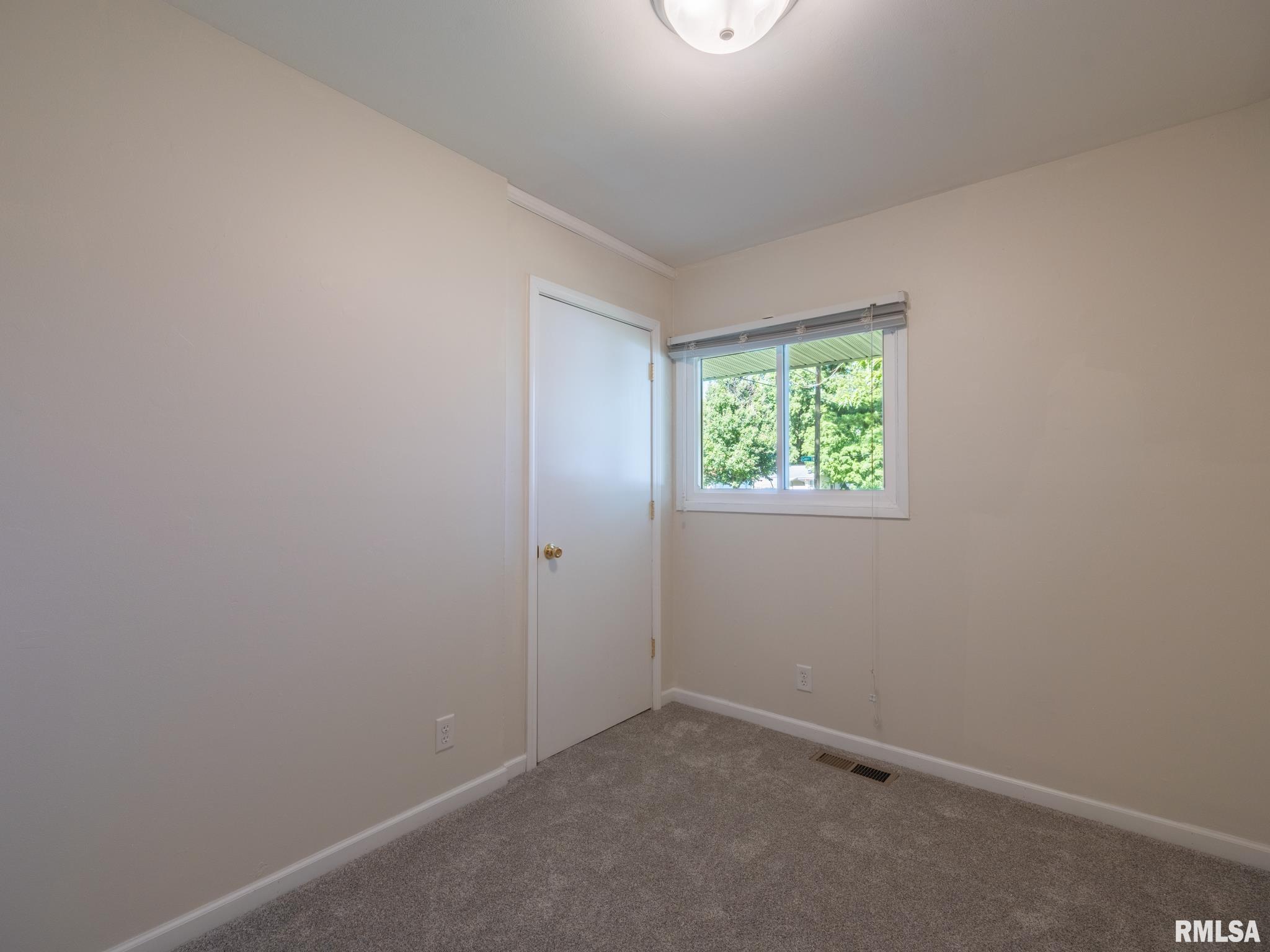 209 Capri Street Pekin, IL 61554 - Photo 27 of 36