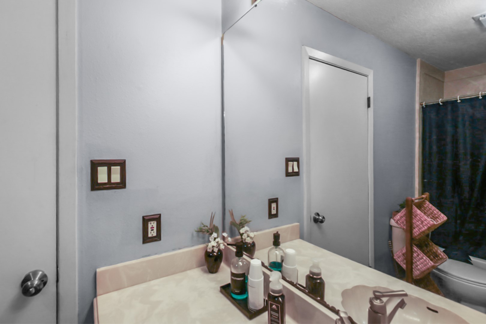 4505 Country Club View Baytown, TX 77521 - Photo 36 of 42 a bathroom with a tub sink and mirror