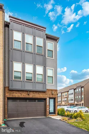$3,700 | 45366 Daveno Square, Sterling, VA 20164