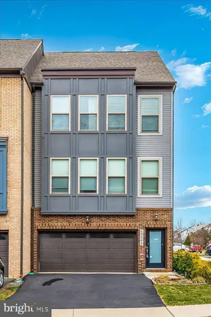 $3,700 | 45366 Daveno Square, Sterling, VA 20164