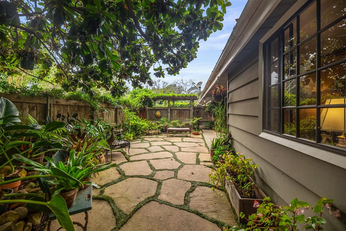 460 D San Ysidro Road Santa Barbara, CA 93108 - Photo 21 of 26 03-8D5A0006-HDR