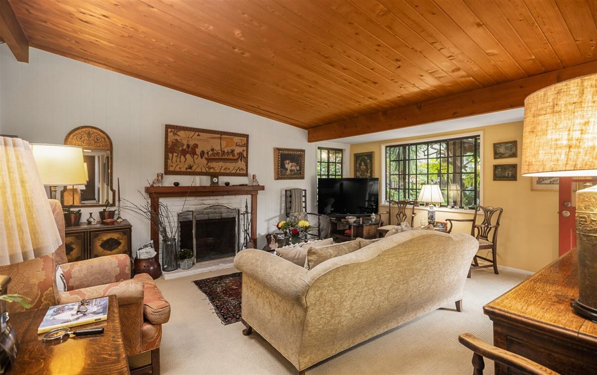 460 D San Ysidro Road Santa Barbara, CA 93108 - Photo 3 of 26 21-8D5A0129-HDR