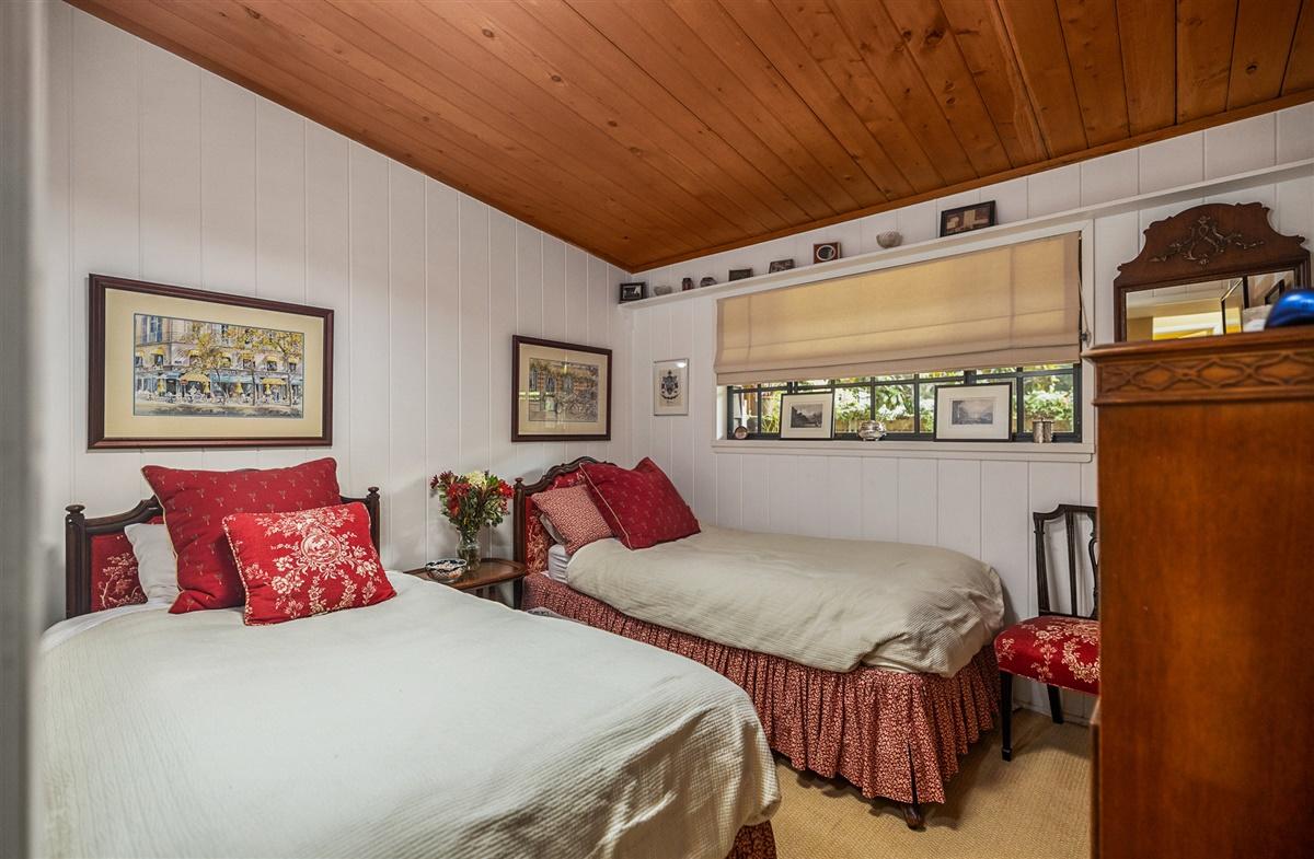 460 D San Ysidro Road Santa Barbara, CA 93108 - Photo 10 of 26 09-8D5A0075-2-HDR