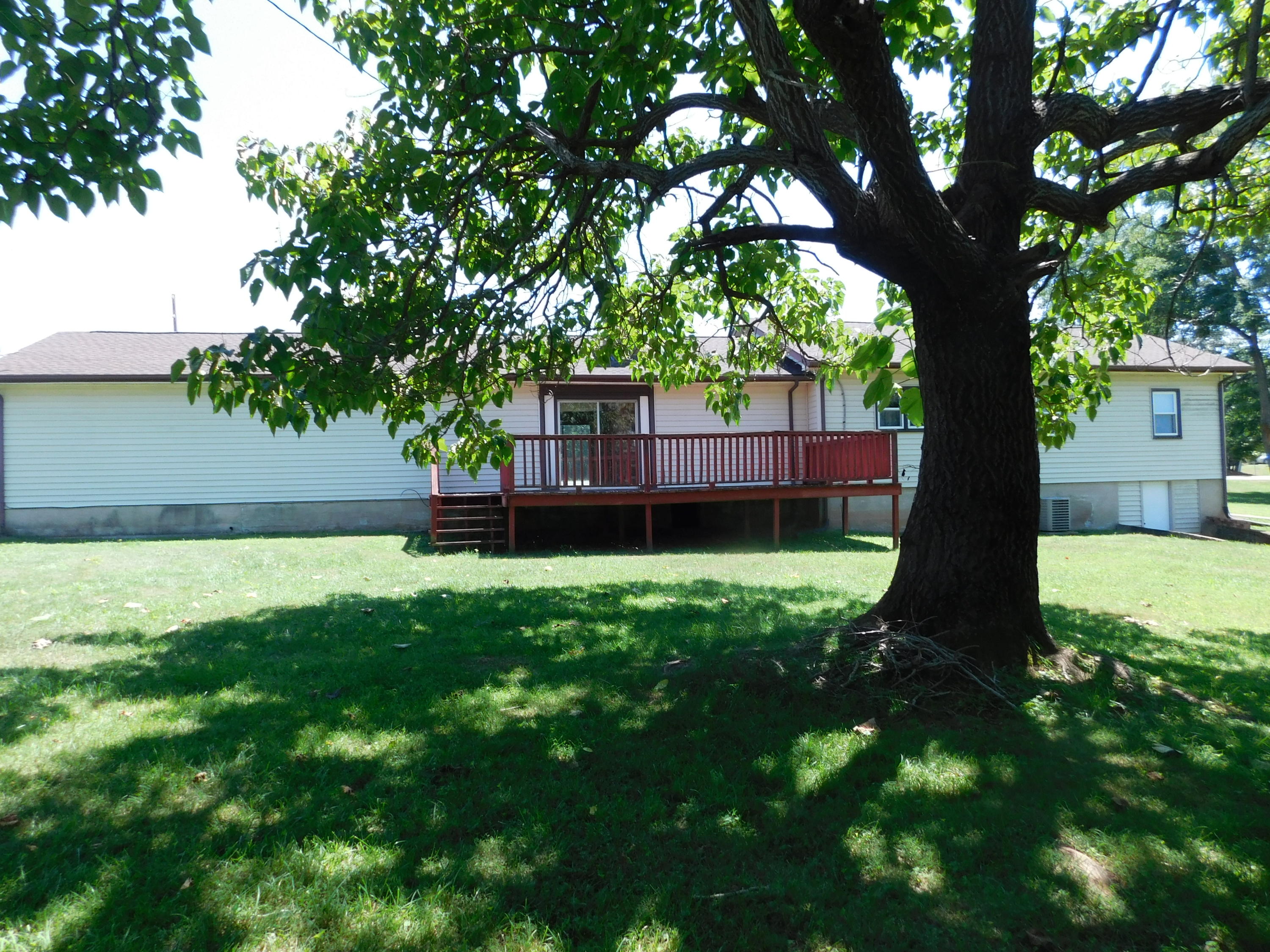 1195 Merriman Way Road Moneta, VA 24121 - Photo 3 of 11 Back of home