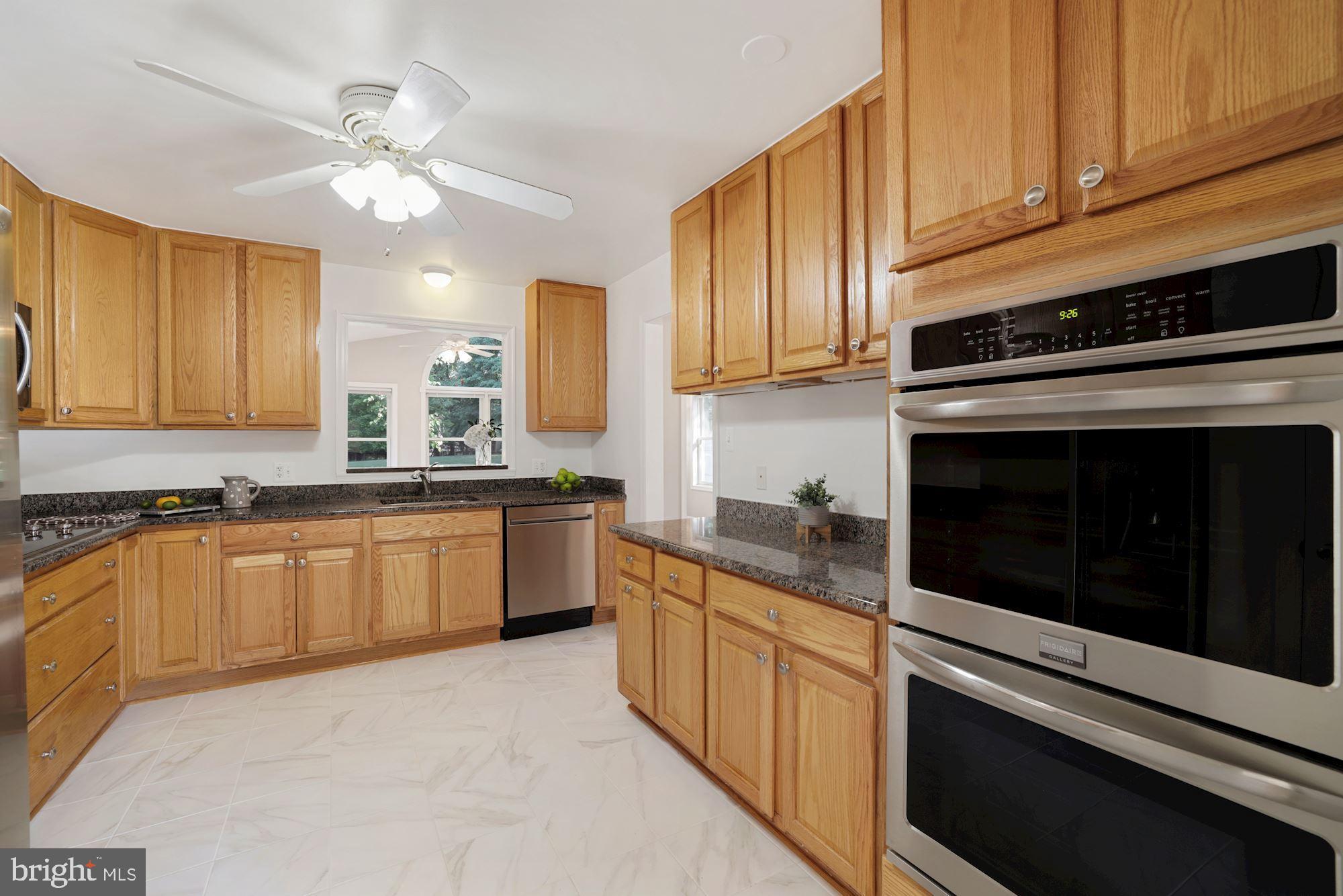 9746 Vale Road Vienna, VA 22181 - Photo 11 of 38 Gallery Image 11