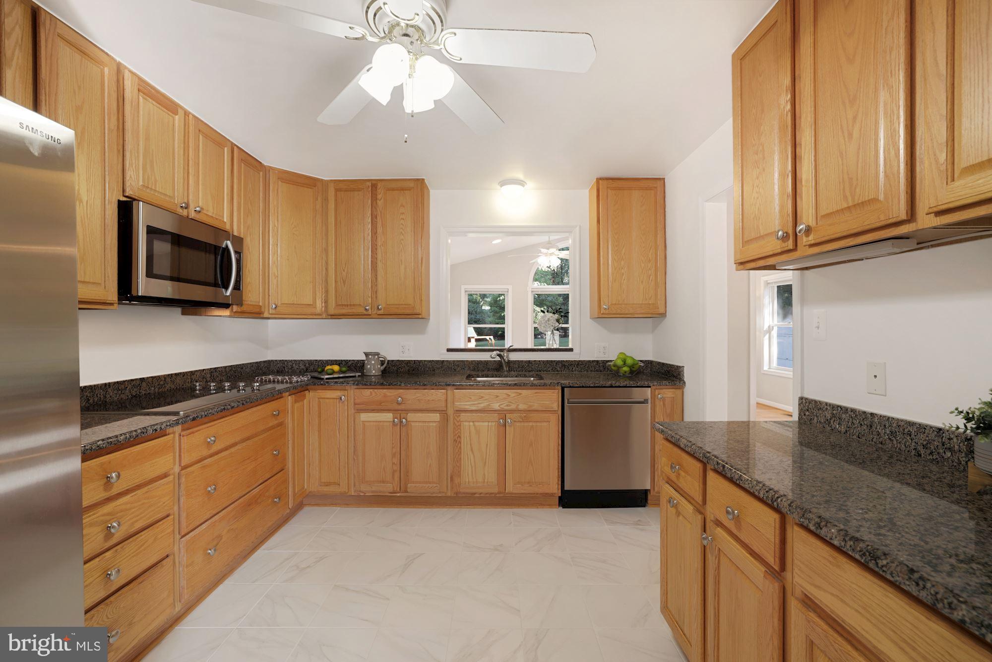 9746 Vale Road Vienna, VA 22181 - Photo 12 of 38 Gallery Image 12