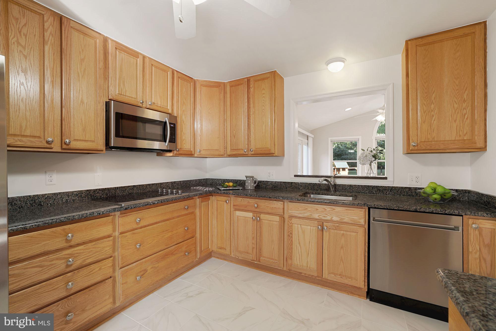 9746 Vale Road Vienna, VA 22181 - Photo 13 of 38 Gallery Image 13