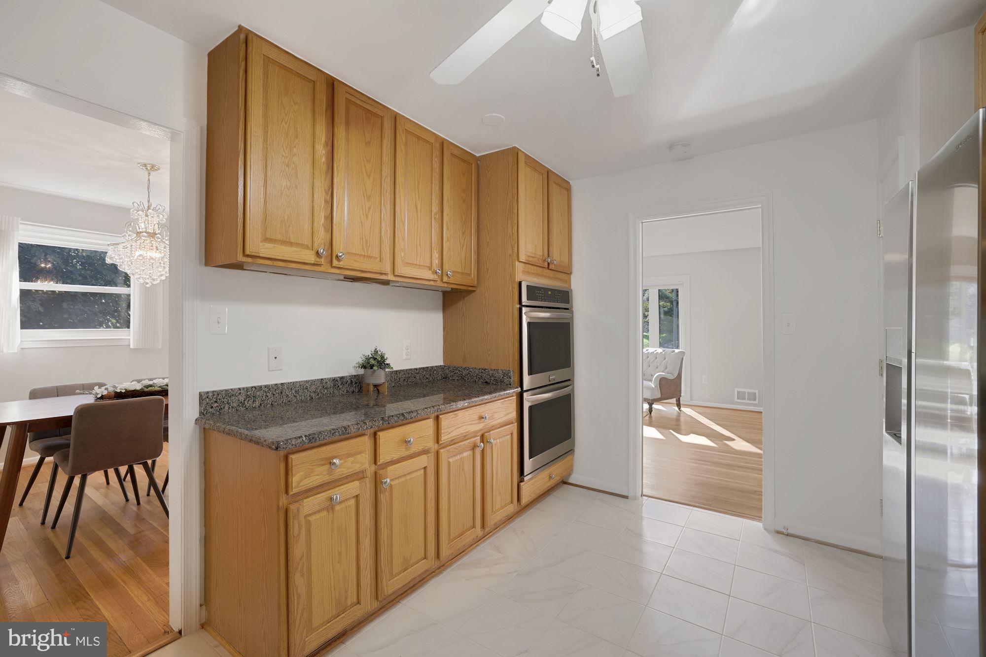 9746 Vale Road Vienna, VA 22181 - Photo 14 of 38 Gallery Image 14