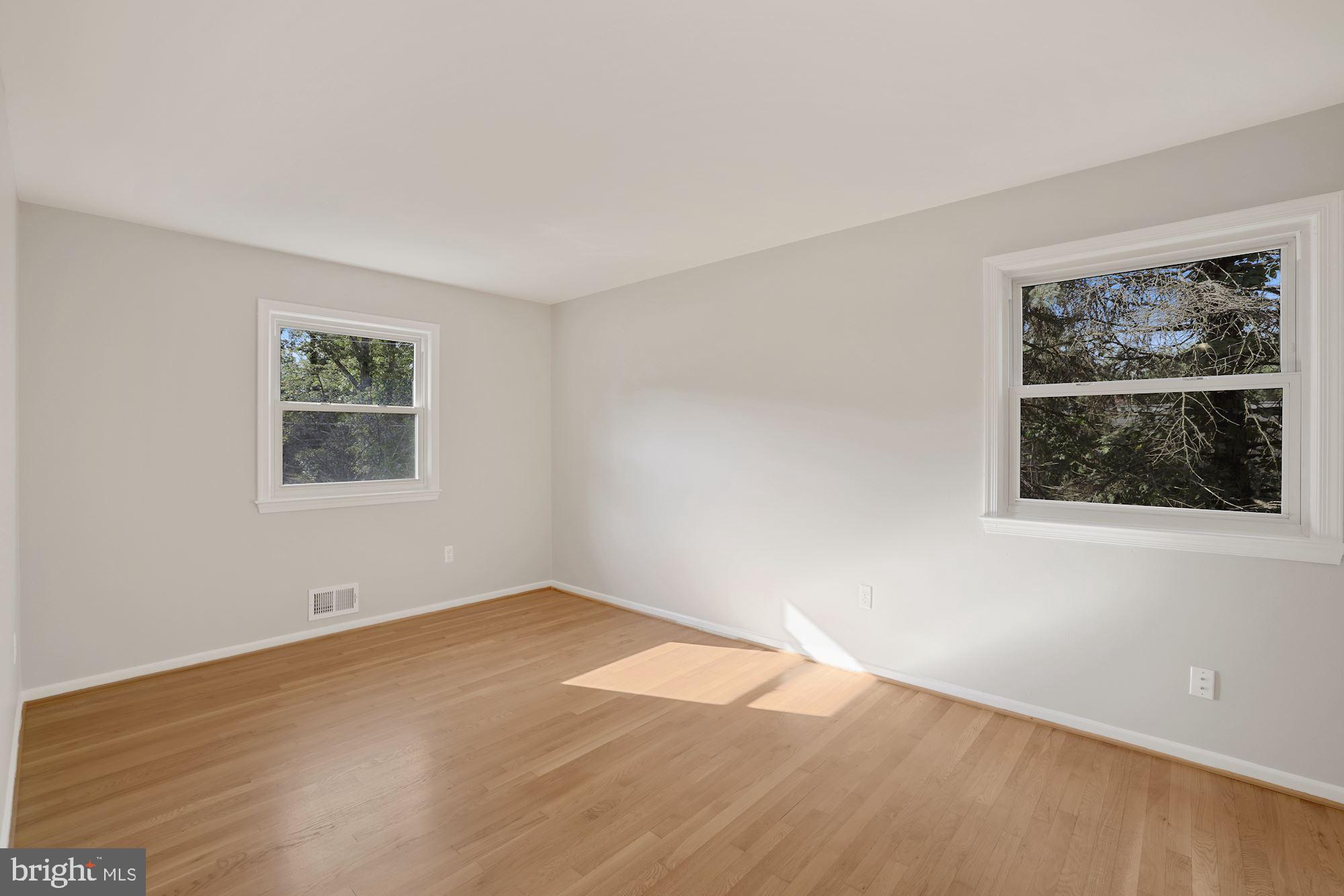 9746 Vale Road Vienna, VA 22181 - Photo 19 of 38 Gallery Image 19