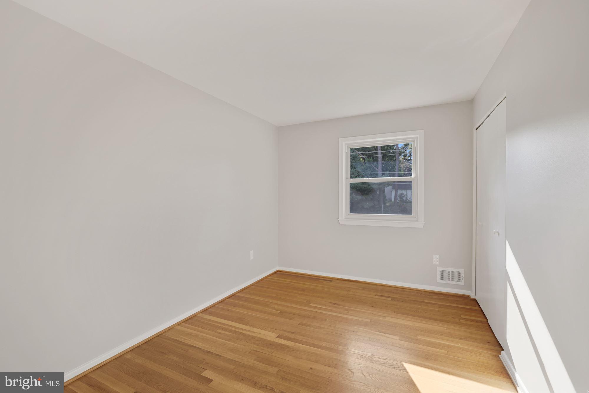 9746 Vale Road Vienna, VA 22181 - Photo 20 of 38 Gallery Image 20