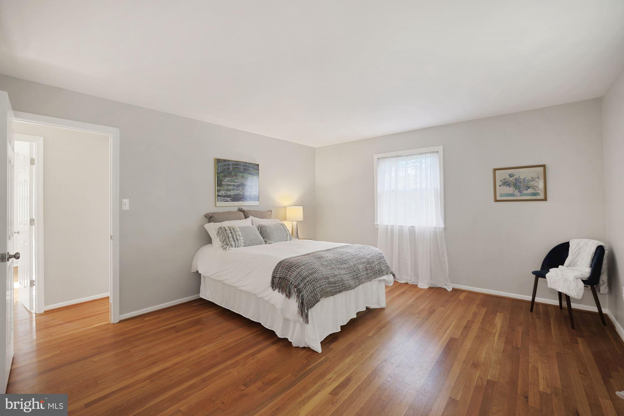 9746 Vale Road Vienna, VA 22181 - Photo 22 of 38 Gallery Image 22