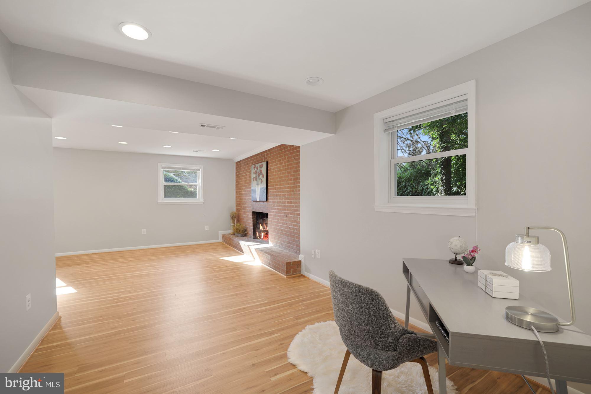 9746 Vale Road Vienna, VA 22181 - Photo 28 of 38 Gallery Image 28