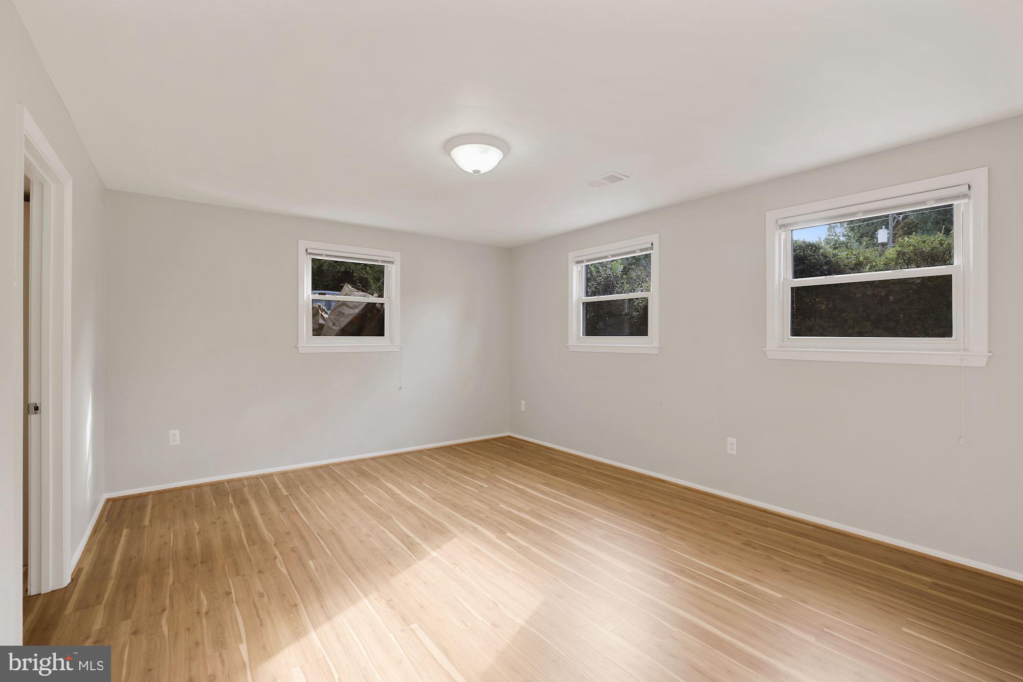 9746 Vale Road Vienna, VA 22181 - Photo 29 of 38 Gallery Image 29