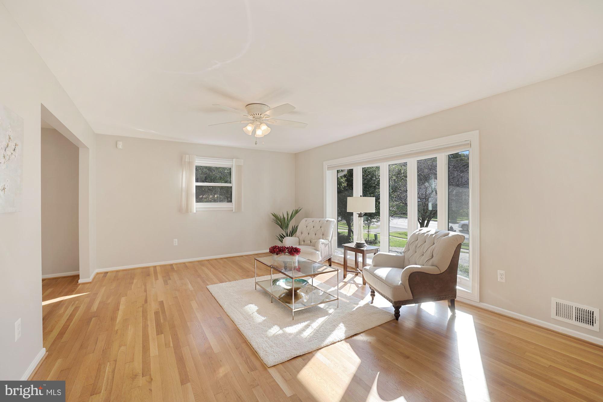 9746 Vale Road Vienna, VA 22181 - Photo 7 of 38 Gallery Image 7