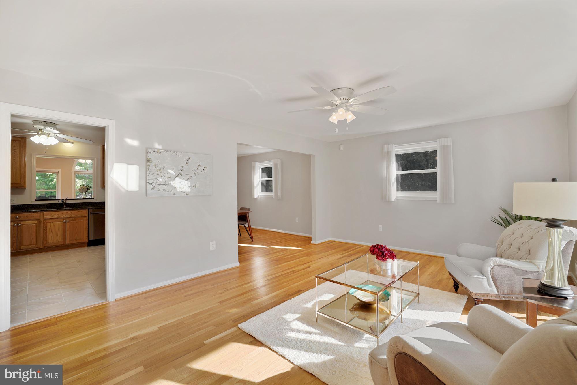 9746 Vale Road Vienna, VA 22181 - Photo 10 of 38 Gallery Image 10