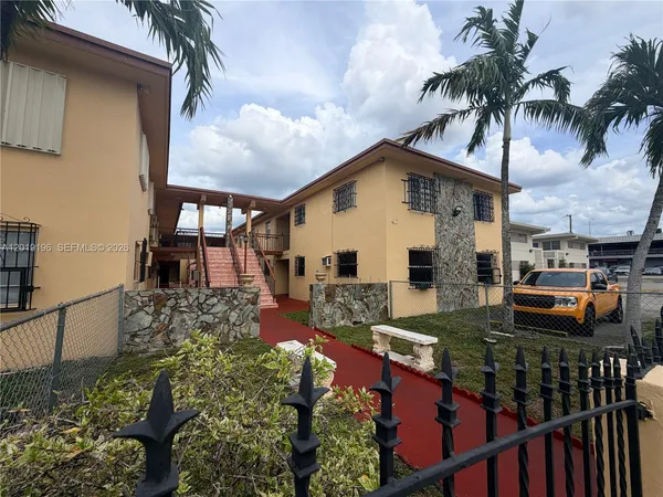 $2,470 | 47 Northwest 47th Avenue, Unit 10, Miami, FL 33126