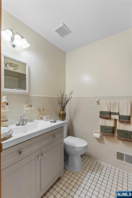 109 Cross Street, Unit 2 Harrison, NJ 07029 - Photo 8 of 9