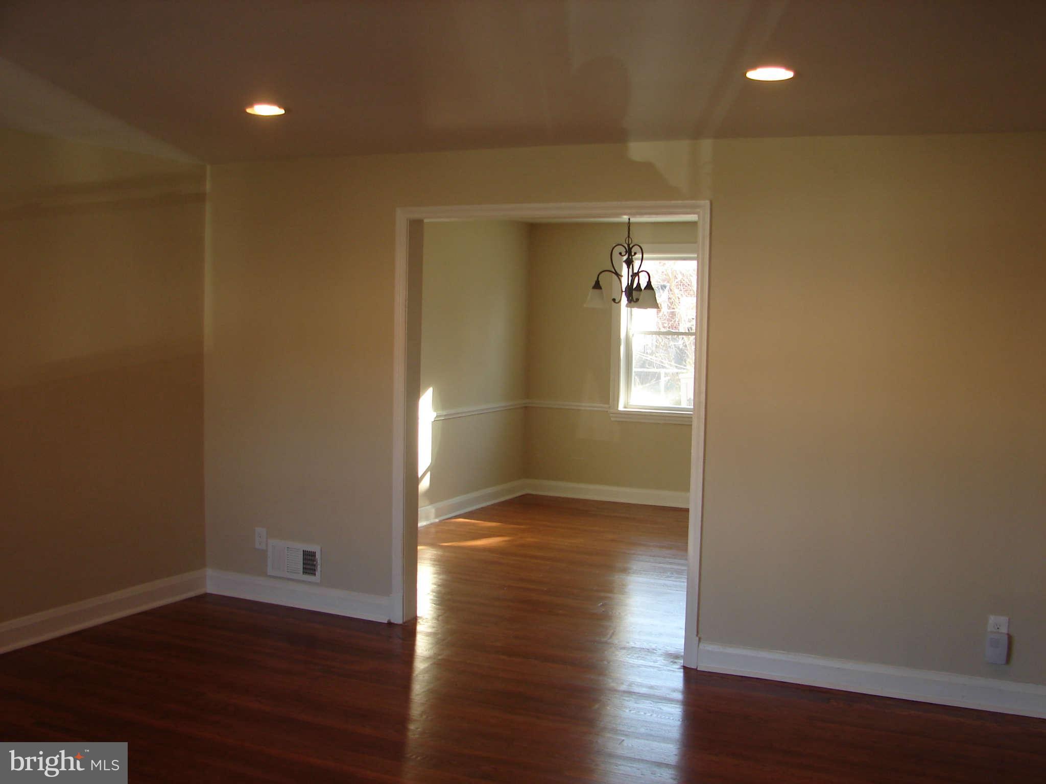 5413 Sagra Road Baltimore, MD 21239 - Photo 4 of 17 Living Room