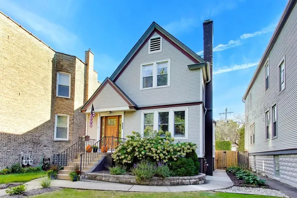 $799,000 | 4039 North Harding Avenue, Chicago, IL 60618