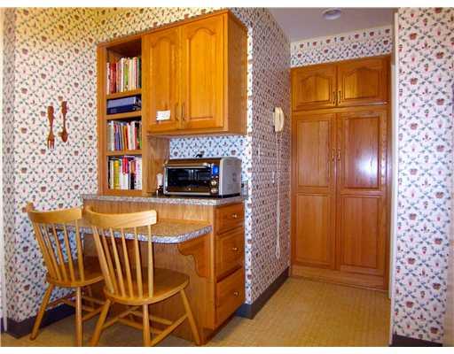 324 Edgewood Road Forest Hills, PA 15221 - Photo 8 of 18 Kitchen.