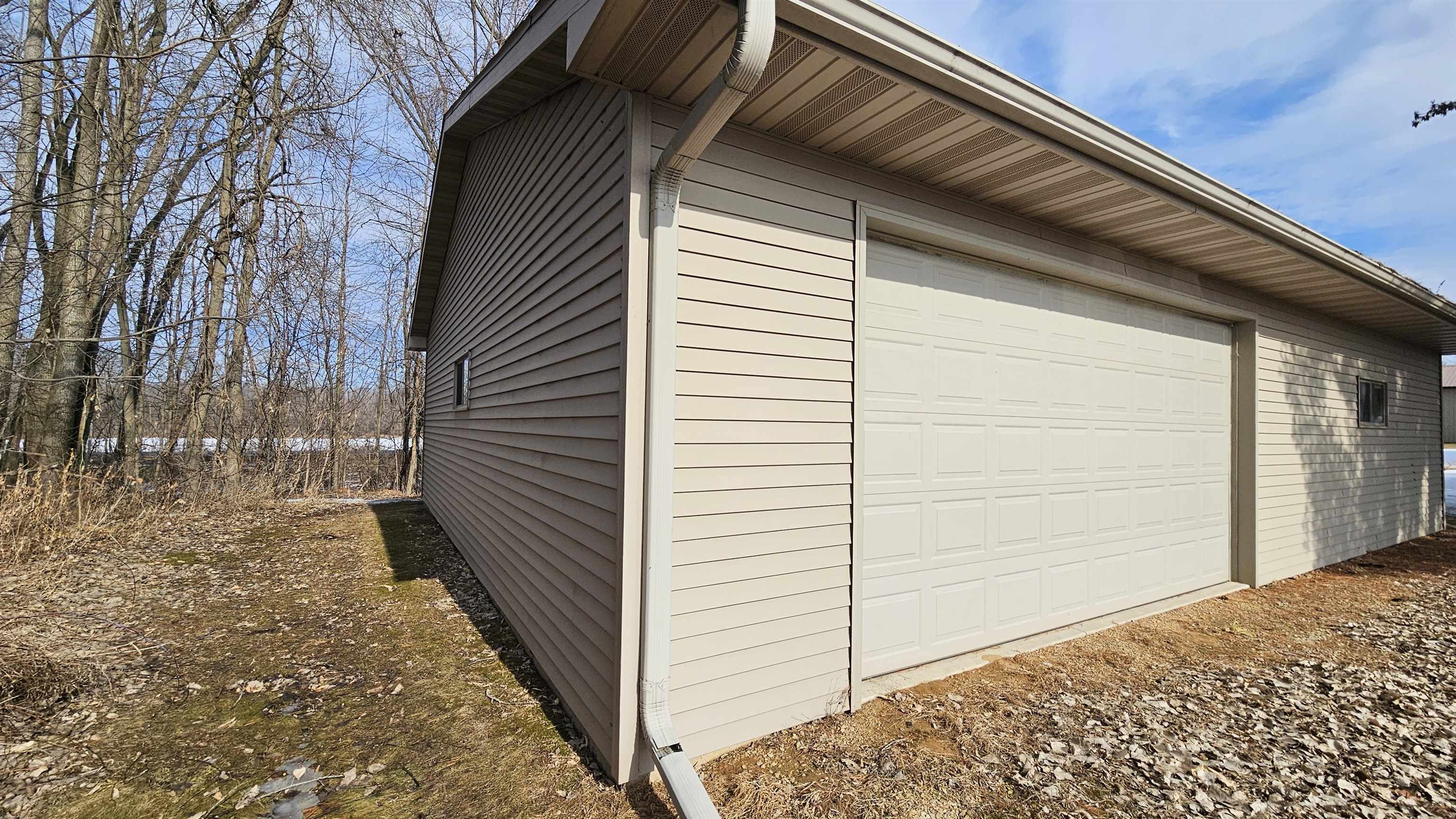 W4694 Meadow Road Bonduel, WI 54107 - Photo 3 of 9