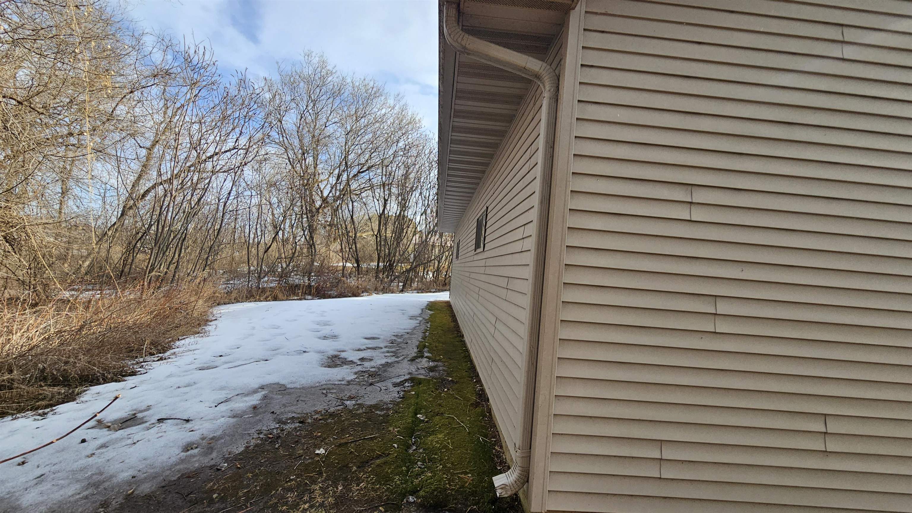 W4694 Meadow Road Bonduel, WI 54107 - Photo 4 of 9