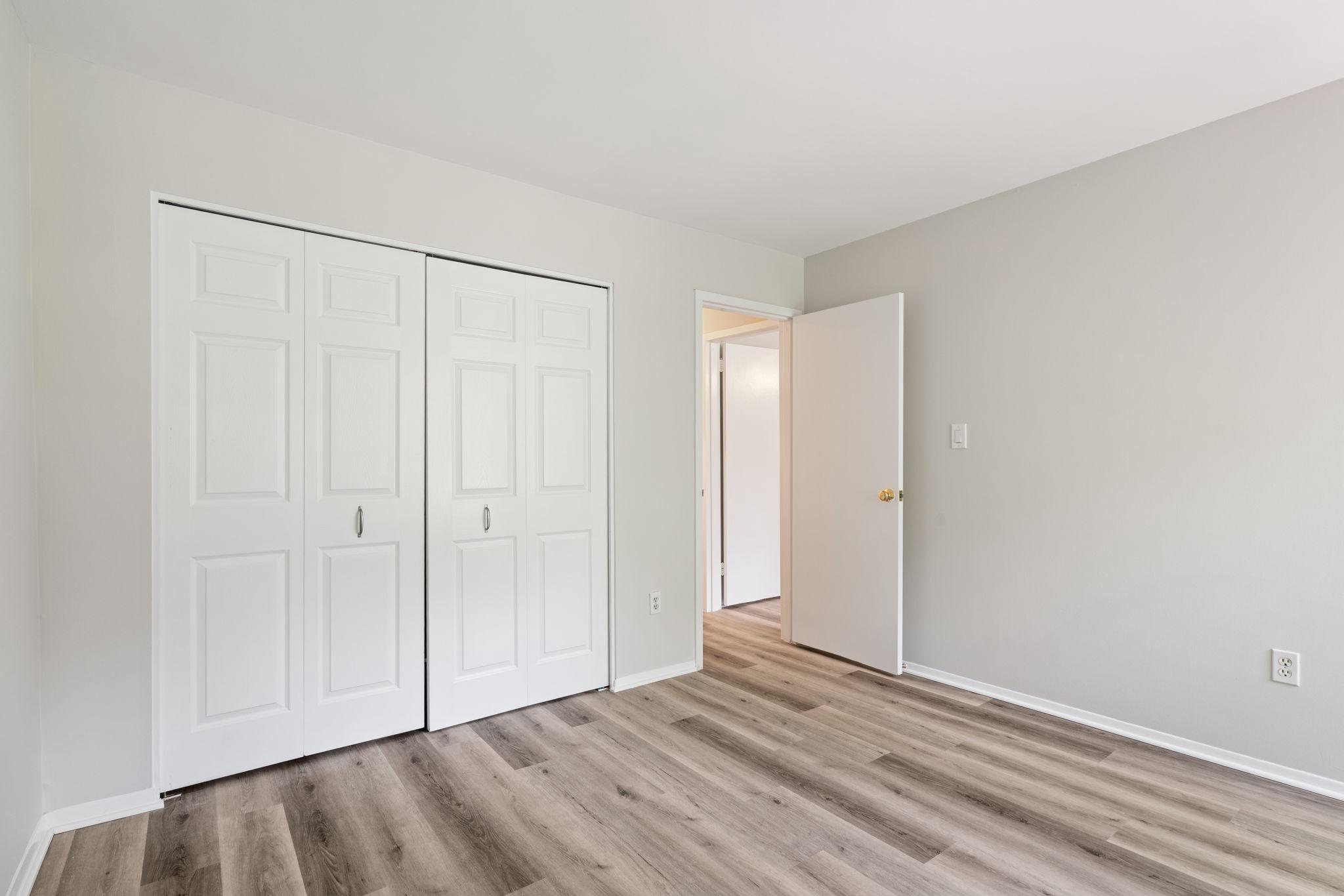 1806 Ivy Oak Square, Unit 43 Reston, VA 20190 - Photo 28 of 35 Bedroom 3