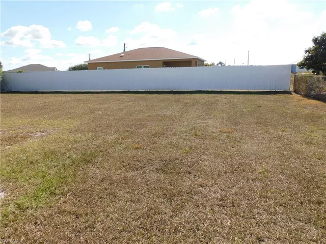 a front view of house with yard